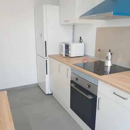 Bonito Con Piscina Cerca De La Playa. Apartment
