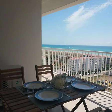 Bonito Con Piscina Cerca De La Playa. Apartment *