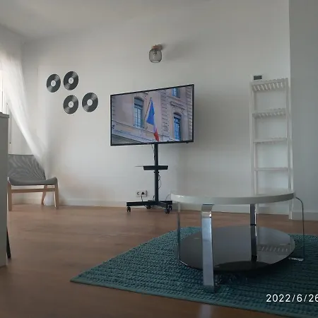 Apartment Bonito Con Piscina Cerca De La Playa. *