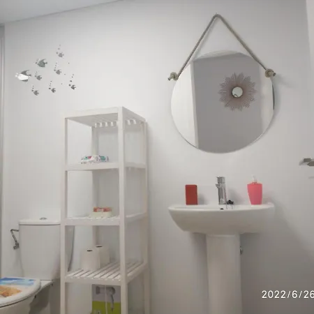 Apartment Bonito Con Piscina Cerca De La Playa. *