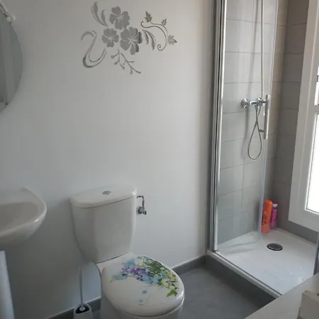 Bonito Con Piscina Cerca De La Playa. Apartment *